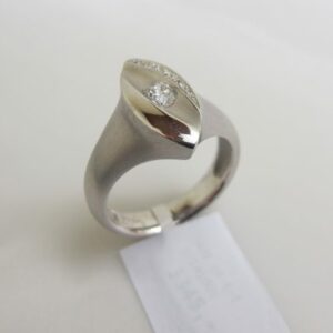 Ring Weissgold mit Brillanten