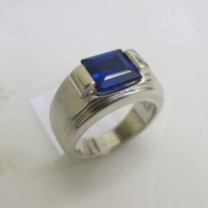 Ring Silber mit blauem Stein