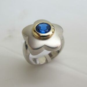 Ring Silber mit blauem Stein